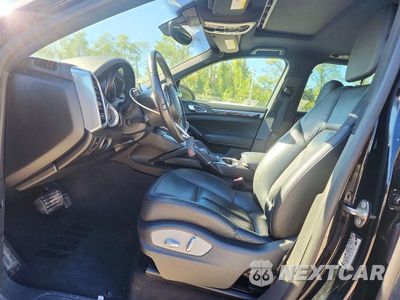 Zdjęcie 7 z 13 samochodu: 2014 PORSCHE CAYENNE VIN:WP1AA2A23ELA01662 - miniatura