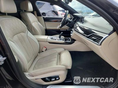 Zdjęcie 7 z 12 samochodu: 2016 BMW 750 XI VIN:WBA7F2C51GG417433 - miniatura