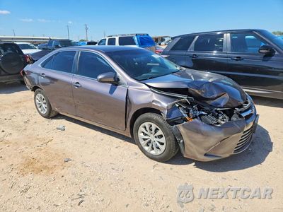 Czwarte zdjęcie samochodu z boku: 2017 TOYOTA CAMRY LE VIN:4T1BF1FK2HU271020 - miniatura