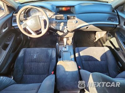 Zdjęcie 8 z 12 samochodu: 2011 HONDA ACCORD LX VIN:1HGCP2F35BA112104 - miniatura