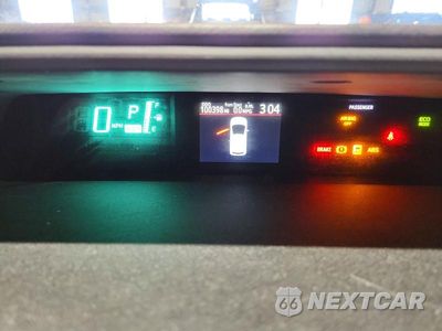Zdjęcie 9 z 12 samochodu: 2012 TOYOTA PRIUS C TWO VIN:JTDKDTB32C1501055 - miniatura