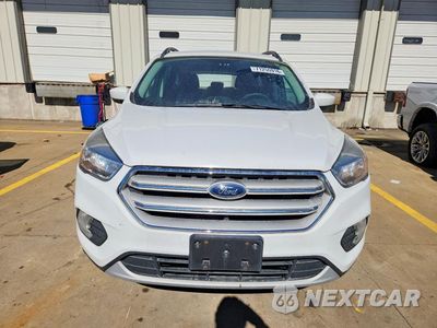 Piąte zdjęcie samochodu w środku: 2018 FORD ESCAPE SE VIN:1FMCU9GD9JUC12657 - miniatura