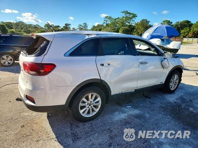 Trzecie zdjęcie samochodu z tyłu: 2019 KIA SORENTO LX VIN:5XYPGDA30KG571365 - miniatura