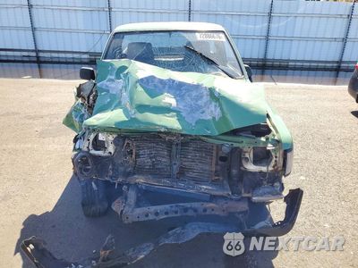 Piąte zdjęcie samochodu w środku: 1990 TOYOTA PICKUP 1/2 TON SHORT WHEELBASE VIN:JT4RN81A2L5063607 - miniatura