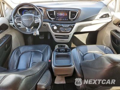Zdjęcie 8 z 13 samochodu: 2017 CHRYSLER PACIFICA TOURING L VIN:2C4RC1BGXHR540746 - miniatura
