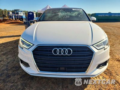 Piąte zdjęcie samochodu w środku: 2018 AUDI A3 PREMIUM VIN:WAUAUGFF8J1092061 - miniatura