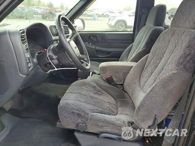 Zdjęcie 7 z 12 samochodu: 2002 GMC SONOMA VIN:1GTCS14W728257656 - miniatura