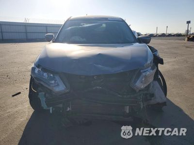 Piąte zdjęcie samochodu w środku: 2018 NISSAN ROGUE S VIN:KNMAT2MT3JP512646 - miniatura