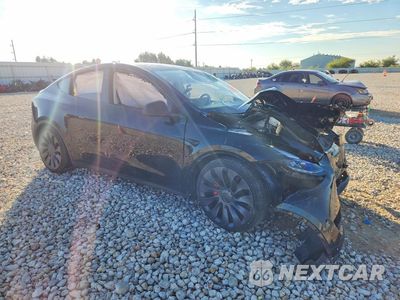 Czwarte zdjęcie samochodu z boku: 2025 TESLA MODEL Y VIN:7SAYGDEF7SF312598 - miniatura