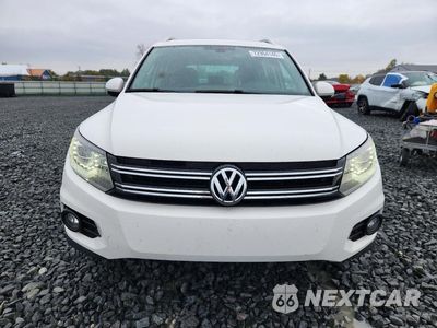 Piąte zdjęcie samochodu w środku: 2012 VOLKSWAGEN TIGUAN S VIN:WVGBV7AX3CW571087 - miniatura