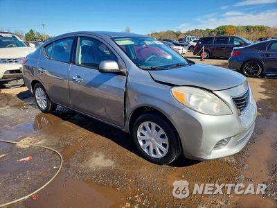 Czwarte zdjęcie samochodu z boku: 2012 NISSAN VERSA 1.6 S VIN:3N1CN7AP6CL820760 - miniatura