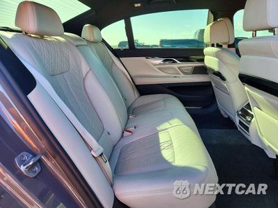 Zdjęcie 10 z 12 samochodu: 2022 BMW 740 I VIN:WBA7T2C04NCJ65324 - miniatura
