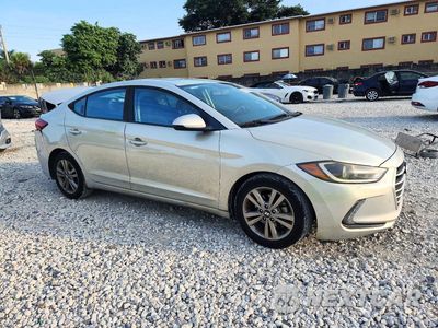 Czwarte zdjęcie samochodu z boku: 2018 HYUNDAI ELANTRA VALUE EDITION VIN:KMHD84LF4JU609468 - miniatura