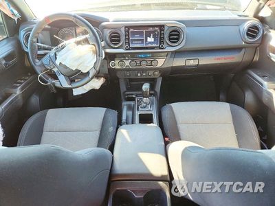 Zdjęcie 8 z 13 samochodu: 2023 TOYOTA TACOMA TRD SPORT VIN:3TMCZ5AN1PM603086 - miniatura