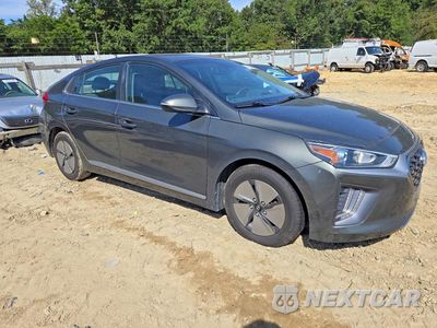 Czwarte zdjęcie samochodu z boku: 2022 HYUNDAI IONIQ SE VIN:KMHC75LCXNU268514 - miniatura