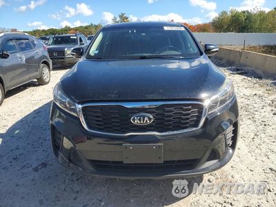 Piąte zdjęcie samochodu w środku: 2019 KIA SORENTO LX V6 VIN:5XYPGDA58KG522366 - miniatura