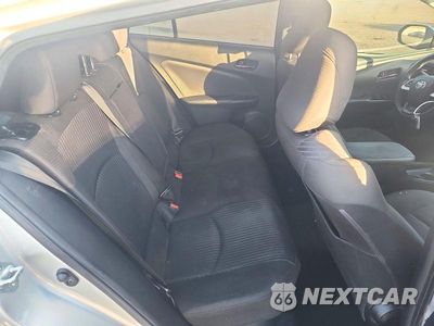 Zdjęcie 10 z 12 samochodu: 2016 TOYOTA PRIUS TWO VIN:JTDKBRFU1G3524493 - miniatura