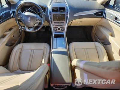 Zdjęcie 8 z 12 samochodu: 2017 LINCOLN MKZ HYBRID PREMIERE VIN:3LN6L5KU8HR663046 - miniatura