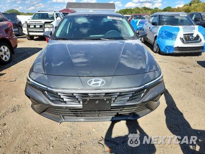 Piąte zdjęcie samochodu w środku: 2026 HYUNDAI ELANTRA SE VIN:KMHLL4DG3TU238484 - miniatura