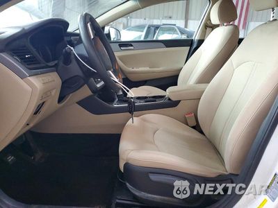 Zdjęcie 7 z 13 samochodu: 2018 HYUNDAI SONATA SE VIN:5NPE24AF5JH641837 - miniatura