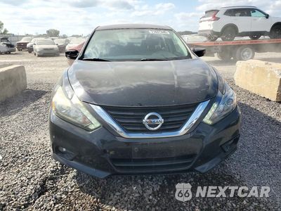 Piąte zdjęcie samochodu w środku: 2017 NISSAN ALTIMA 2.5 SR VIN:1N4AL3AP8HC174052 - miniatura