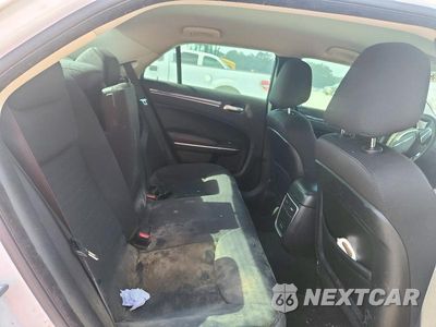 Zdjęcie 10 z 12 samochodu: 2019 CHRYSLER 300 TOURING VIN:2C3CCAAG2KH590002 - miniatura