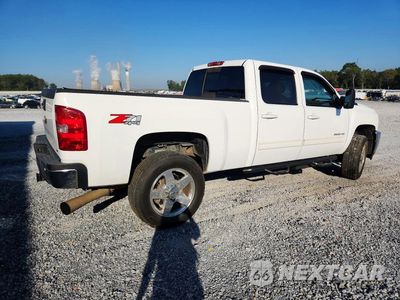 Trzecie zdjęcie samochodu z tyłu: 2014 CHEVROLET SILVERADO K2500 HEAVY DUTY LTZ VIN:1GC1KYE80EF104018 - miniatura