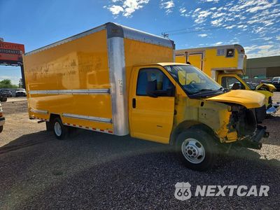 Czwarte zdjęcie samochodu z boku: 2023 GMC SAVANA BOX TRUCK VIN:7GZ37TC72PN001976 - miniatura