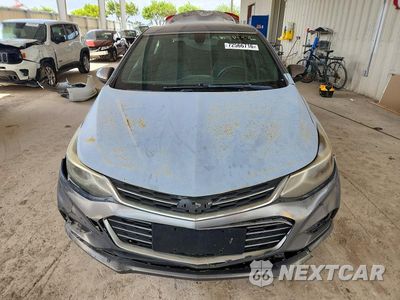 Piąte zdjęcie samochodu w środku: 2017 CHEVROLET CRUZE LT VIN:1G1BE5SM6H7130691 - miniatura