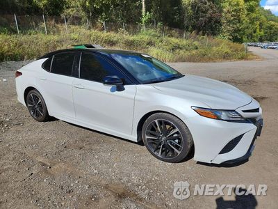 Czwarte zdjęcie samochodu z boku: 2018 TOYOTA CAMRY XSE V6 VIN:4T1BZ1HK0JU014738 - miniatura