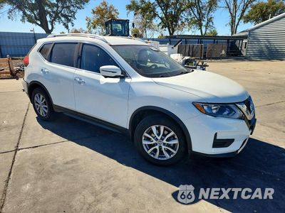 Czwarte zdjęcie samochodu z boku: 2017 NISSAN ROGUE SV VIN:KNMAT2MT8HP549699 - miniatura