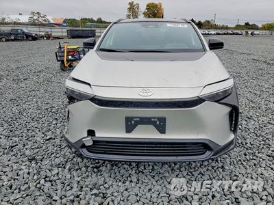 Piąte zdjęcie samochodu w środku: 2024 TOYOTA BZ4X XLE VIN:JTMABACA3RA065604 - miniatura