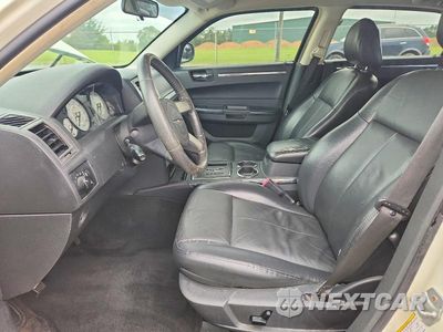 Zdjęcie 7 z 12 samochodu: 2010 CHRYSLER 300 TOURING VIN:2C3CA5CV0AH206290 - miniatura