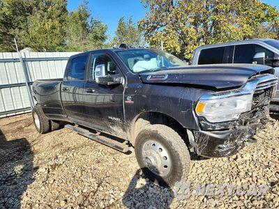 Czwarte zdjęcie samochodu z boku: 2023 RAM 3500 LARAMIE VIN:3C63RRJL4PG643223 - miniatura