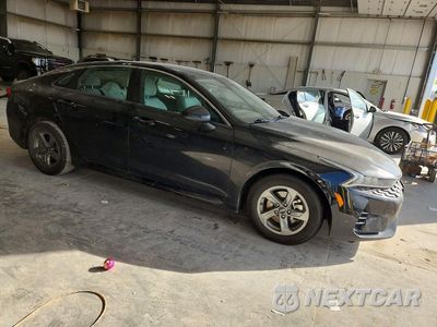 Czwarte zdjęcie samochodu z boku: 2021 KIA K5 LXS VIN:5XXG14J21MG036111 - miniatura