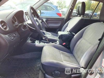 Zdjęcie 7 z 12 samochodu: 2004 TOYOTA RAV4 BASE VIN:JTEHD20V546006874 - miniatura