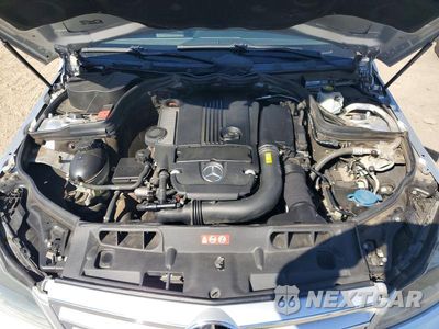 Zdjęcie 11 z 12 samochodu: 2013 MERCEDES-BENZ C 250 VIN:WDDGF4HB0DR242854 - miniatura