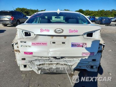 Zdjęcie 6 z 13 samochodu: 2018 KIA FORTE LX VIN:3KPFL4A7XJE265294 - miniatura