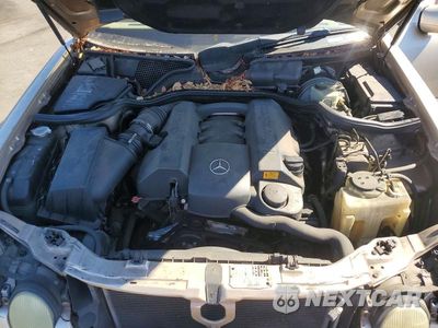 Zdjęcie 11 z 12 samochodu: 2002 MERCEDES-BENZ E 320 VIN:WDBJF65J12B400856 - miniatura