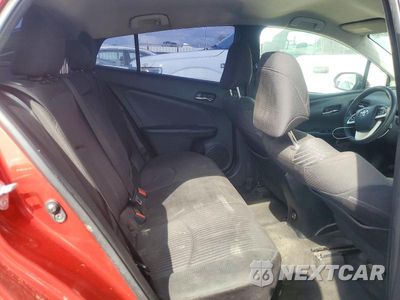 Zdjęcie 10 z 12 samochodu: 2017 TOYOTA PRIUS TWO ECO VIN:JTDKARFUXH3536517 - miniatura