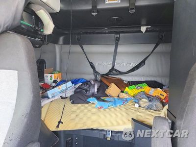 Zdjęcie 10 z 14 samochodu: 2021 FREIGHTLINER CASCADIA 126 VIN:1FUJHHDV0MLMT1677 - miniatura