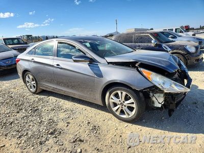 Czwarte zdjęcie samochodu z boku: 2013 HYUNDAI SONATA LIMITED VIN:5NPEC4AC2DH792433 - miniatura