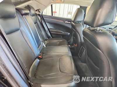 Zdjęcie 10 z 12 samochodu: 2016 CHRYSLER 300C VIN:2C3CCAKG9GH244258 - miniatura