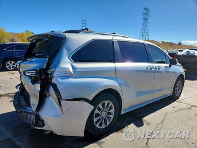 Trzecie zdjęcie samochodu z tyłu: 2021 TOYOTA SIENNA XLE VIN:5TDYRKEC9MS065018 - miniatura