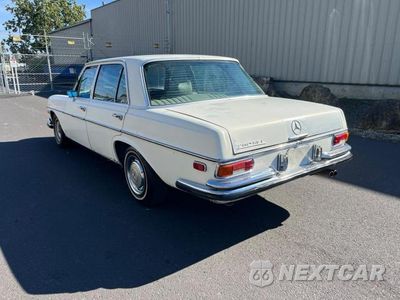 Trzecie zdjęcie samochodu z tyłu: 1972 MERCEDES-BENZ 280SEL 4.5 VIN:10806812005981 - miniatura