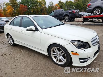 Czwarte zdjęcie samochodu z boku: 2012 MERCEDES-BENZ C 300 4MATIC VIN:WDDGF8BB6CR193352 - miniatura