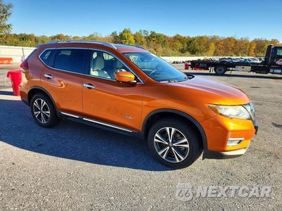 Czwarte zdjęcie samochodu z boku: 2017 NISSAN ROGUE HYBRID SL VIN:5N1ET2MV5HC811877 - miniatura