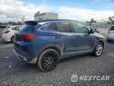 Trzecie zdjęcie samochodu z tyłu: 2023 BUICK ENCORE GX PREFERRED VIN:KL4MMBS25PB107344 - miniatura
