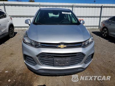 Piąte zdjęcie samochodu w środku: 2018 CHEVROLET TRAX LS VIN:3GNCJKSBXJL174044 - miniatura