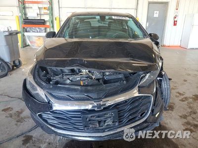 Piąte zdjęcie samochodu w środku: 2019 CHEVROLET CRUZE LT VIN:3G1BE6SM1KS548994 - miniatura